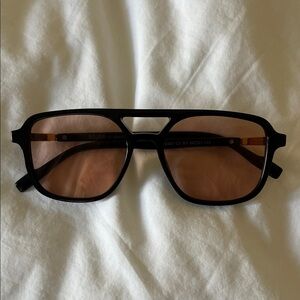 Sunglasses black frame orange/pink lense